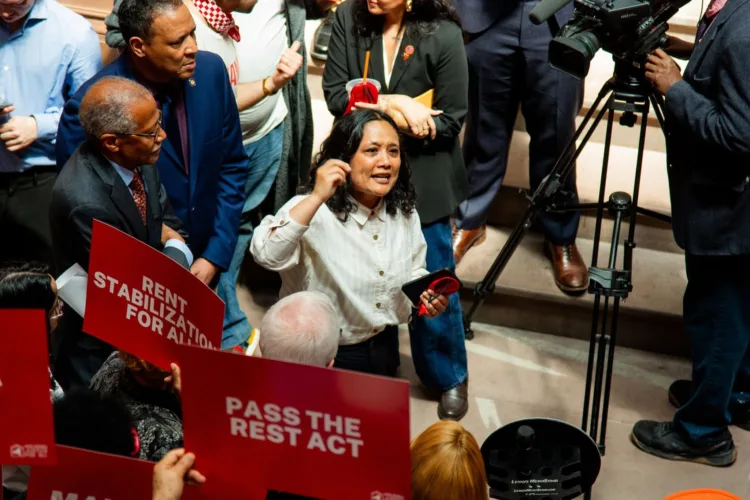 Assemblywoman proposes tighter limits on screens in schools